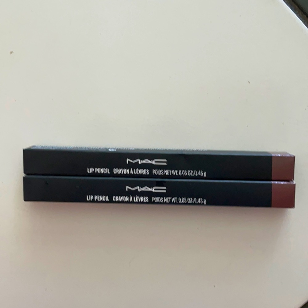 MAC lip pencil Chestnut new in box
